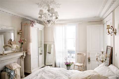 How Rachel Ashwell Decorates a Shabby Chic Bedroom