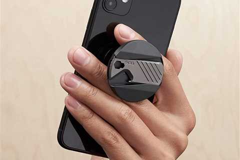 We Tried This Multi-Tool That Stashes on the Back of Your Phone