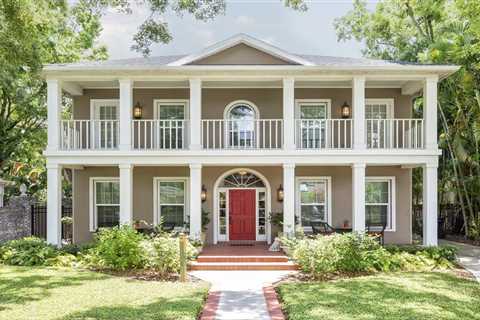 This Is Why High Ceilings Are So Popular in Southern Architecture