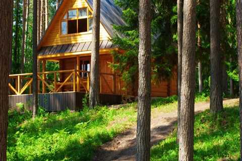 Are log homes expensive to maintain?