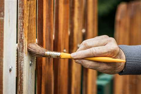 Tips for Staining a Fence