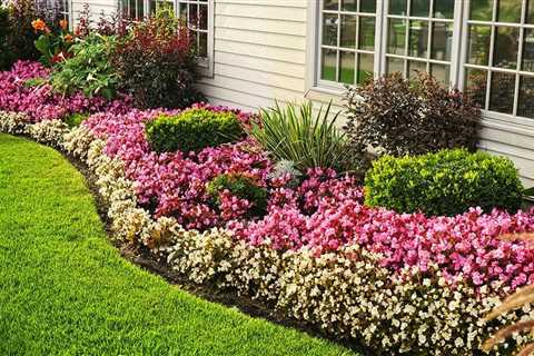 Installing Landscape Edging to Improve Your Yard