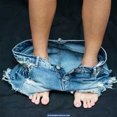 Don't Be Caught With Your Pants Down: A Ridiculously Comprehensive College Apartment Bathroom..