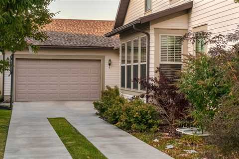 How to Clean Concrete Driveway