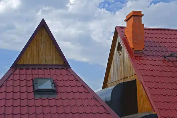 Metal Roof vs. Shingle Roof: Which Roofing Material is the Best Choice for Your Home?