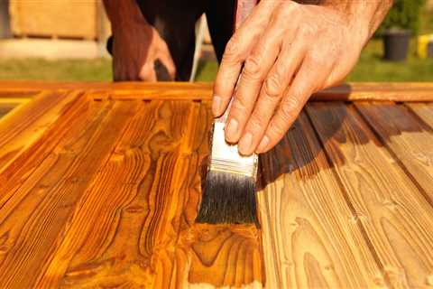 Are wood stain fumes flammable?