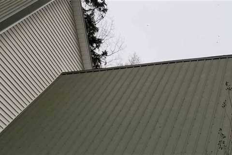 How many years do metal roofs last?