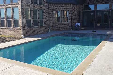 Rectangular vs Free-Form: Which Pool is Best for your Backyard?