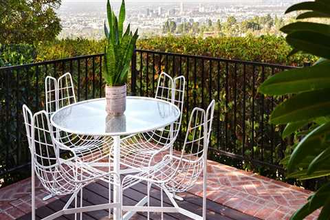 Creating a Comfortable Dining Area in Your Outdoor Living Space