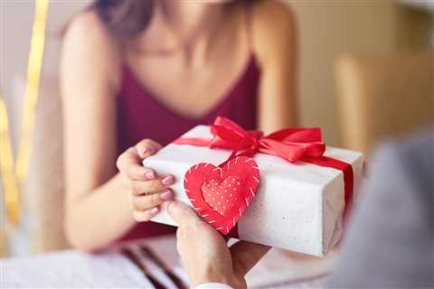 Best Valentine’s Day Gifts For New Homeowners That You Can Find on Amazon