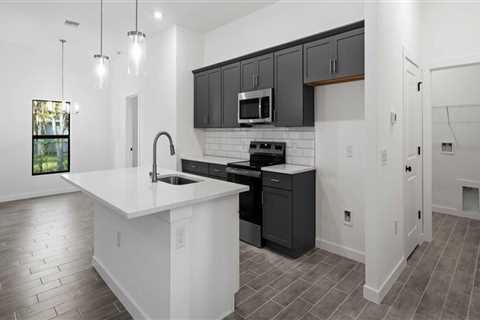 Your Guide To Finding New Homes For Sale In North Port, FL With Stylish Kitchen Cabinets