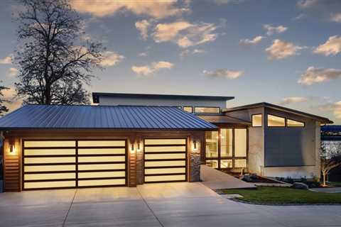 Avante® Sleek Garage Door – Modern Design with Aluminum & Glass Elegance - Stapley Action..
