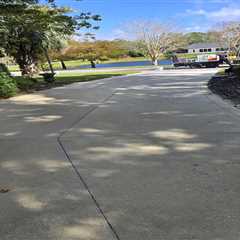 How Professionals Clean Concrete in Jacksonville FL